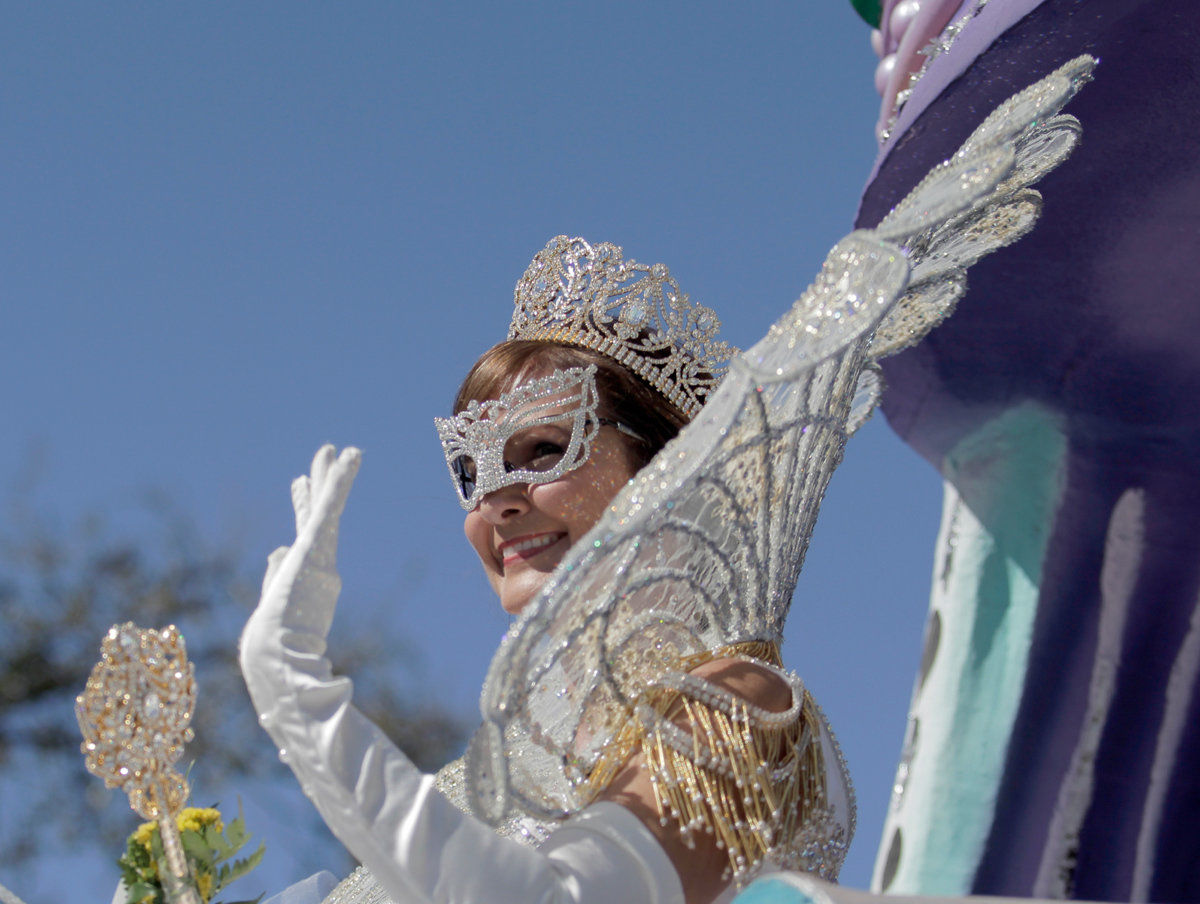 Krewe of Iris 2017 rolls in New Orleans: See Mardi Gras parade photos